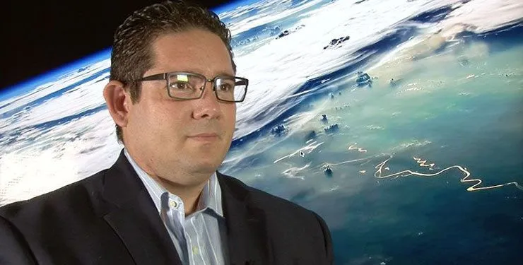 Coro commenting on Univision News about Stella, the solar family car