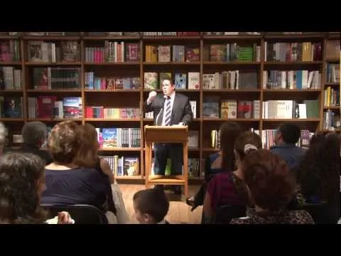 Latino Author Coro Presented his New Book "El Salto" at Books & Books
